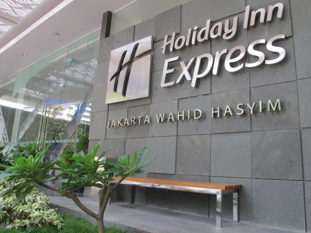 Holiday-Inn-Express-Jakarta-Wahid-Hasyim