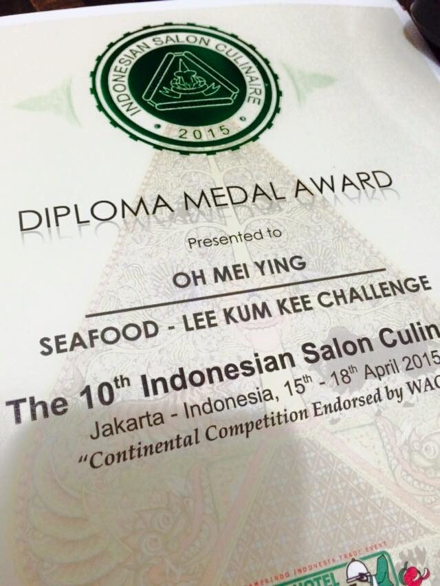 Diploma kategori Seafood with Lee Kum Kee yang didapatkan oleh Oh Mei Ying